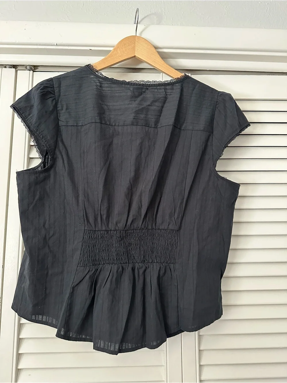 wild fable NWOT Black V-Neck Button Front Cap Sleeve Blouse